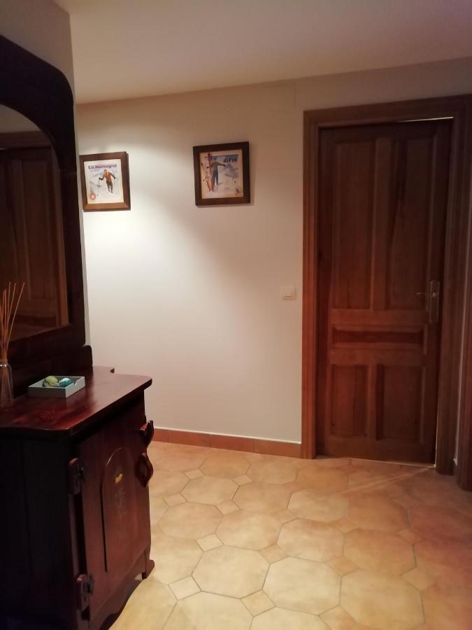 Apartamento Familiar Con Vistas Y Garage La Portiecha Apartment ซาเยนต์ เด กาเยโก ภายนอก รูปภาพ